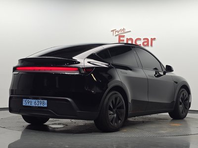2025 Tesla MODEL Y photo 3