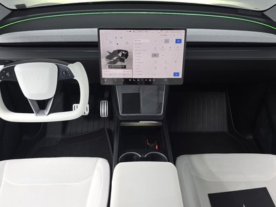 2025 Tesla MODEL Y photo 5