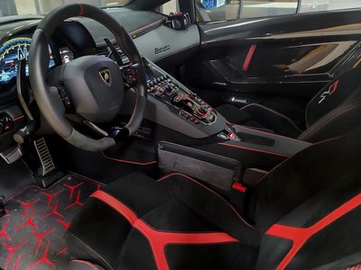 LAMBORGHINI AVENTADOR - 9