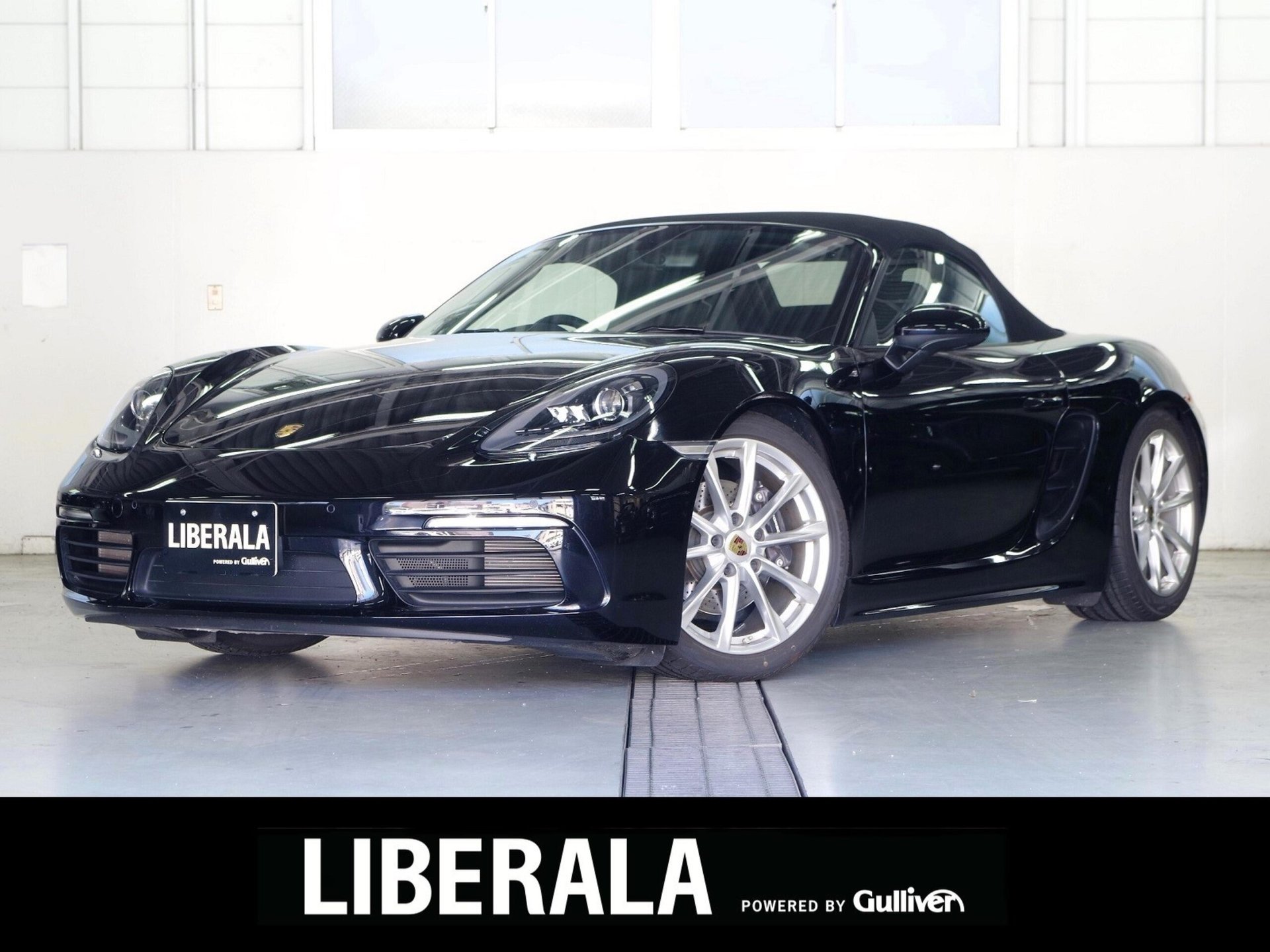 PORSCHE 718 BOXSTER - View 1