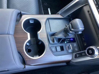 TOYOTA LAND CRUISER 300 - 9