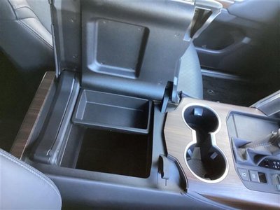 TOYOTA LAND CRUISER 300 - 10