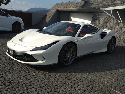 FERRARI F8 TRIBUTO - 2