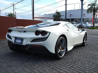 FERRARI F8 TRIBUTO - 3