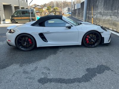PORSCHE 718 SPYDER - 8