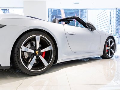 PORSCHE 911 - 6