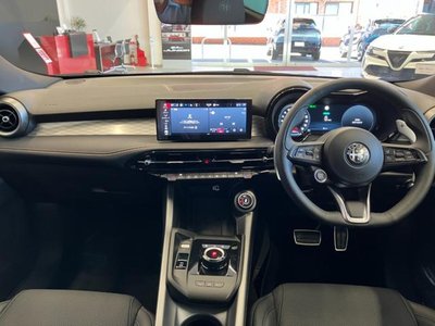 2025 ALFA Romeo TONALE 照片 8