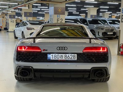AUDI R8 - 2