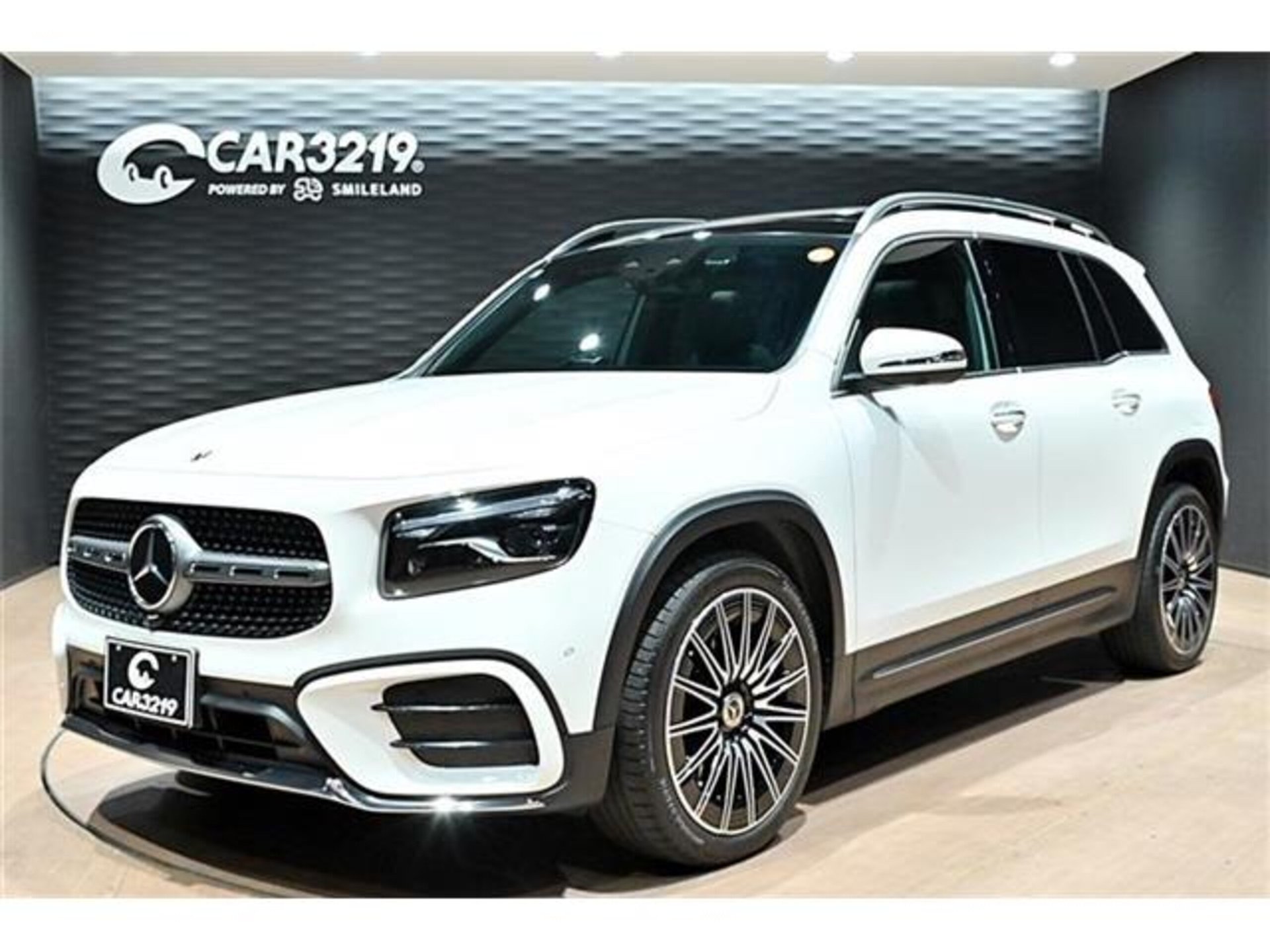 MERCEDES-BENZ GLB - View 1