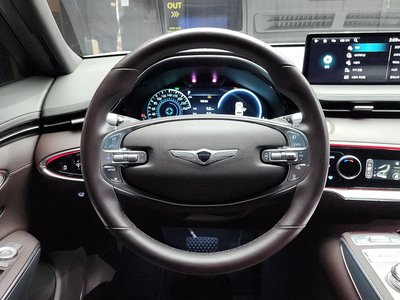 2021 Genesis GV70 — миниатюра 13