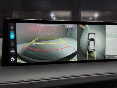2021 Genesis GV70 — миниатюра 14