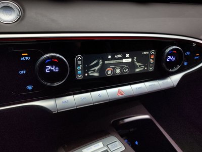 2021 Genesis GV70 — миниатюра 17