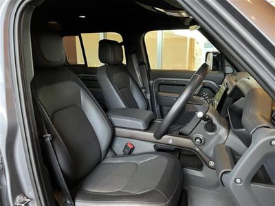 LAND ROVER DEFENDER - 7