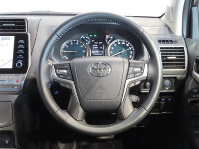 TOYOTA LAND CRUISER PRADO - 5