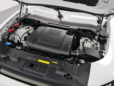 LAND ROVER DEFENDER - 7