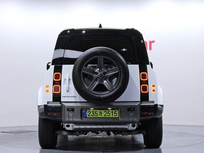 LAND ROVER DEFENDER - 4
