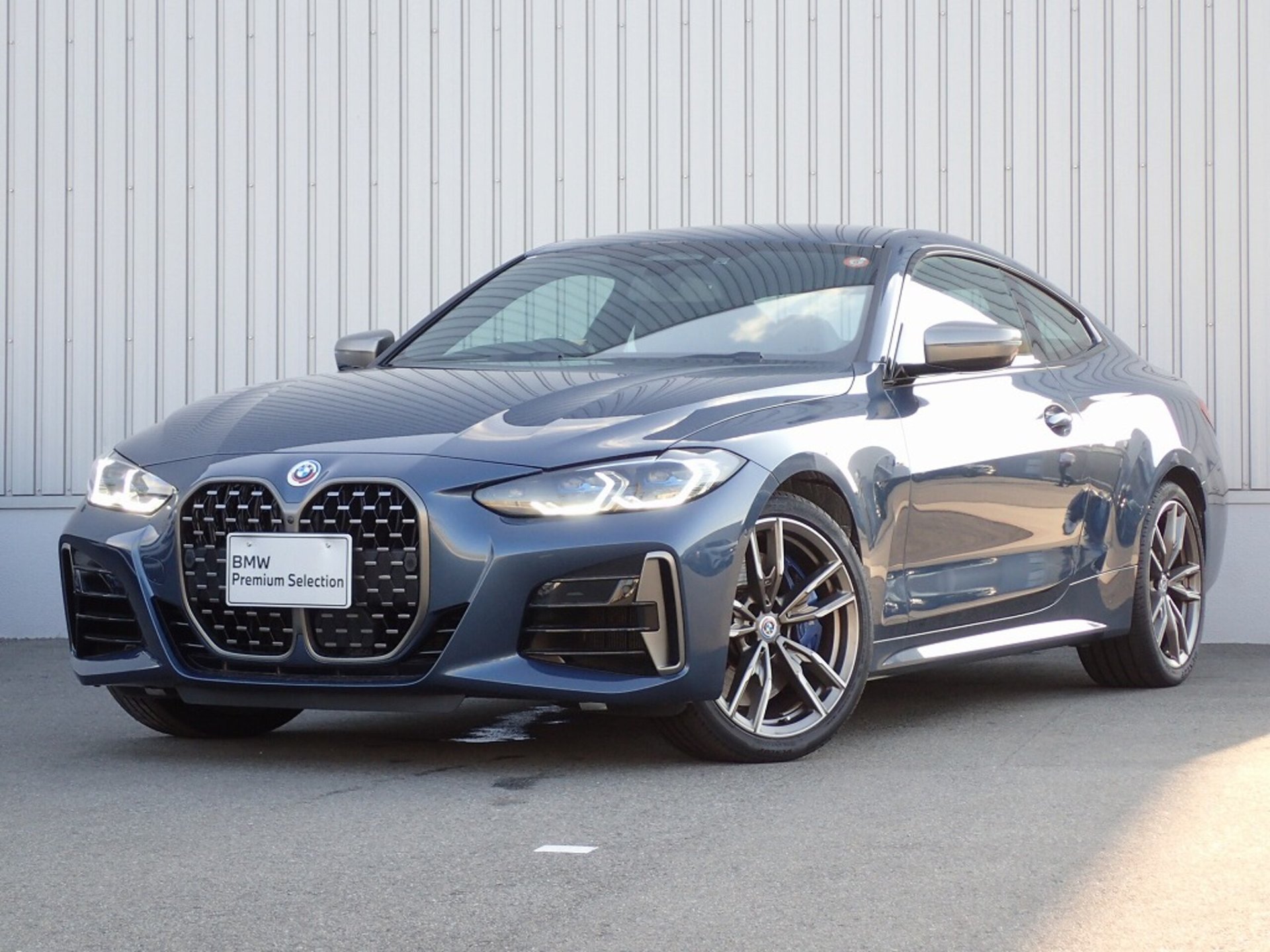 BMW 4 SERIES COUPE - View 1