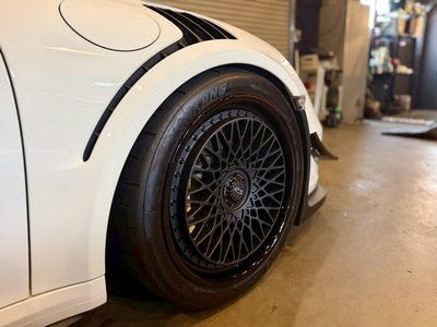 PORSCHE 911 - 10