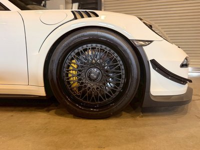 PORSCHE 911 - 9