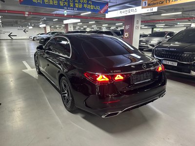 MERCEDES-BENZ E-CLASS - 2