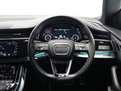 AUDI Q8 - 8