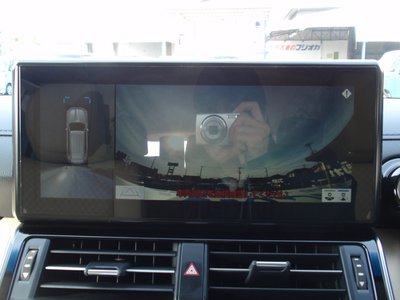 2023 Toyota LAND CRUISER 300 thumbnail 17