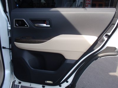 2023 Toyota LAND CRUISER 300 thumbnail 30