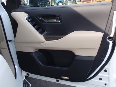 2023 Toyota LAND CRUISER 300 thumbnail 29