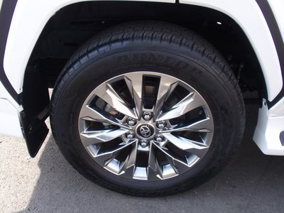 2023 Toyota LAND CRUISER 300 thumbnail 33
