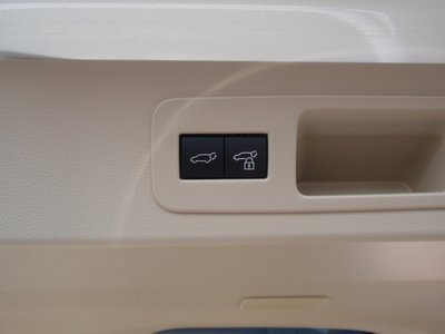 2023 Toyota LAND CRUISER 300 thumbnail 35