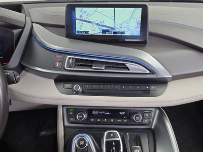 2015 BMW I8 — миниатюра 13