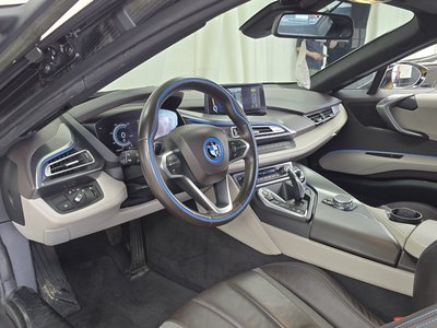 صورة 10 لـ 2015 BMW I8