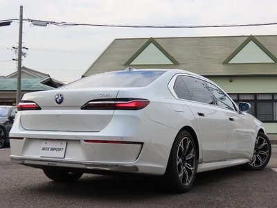 BMW 7 SERIES - 2