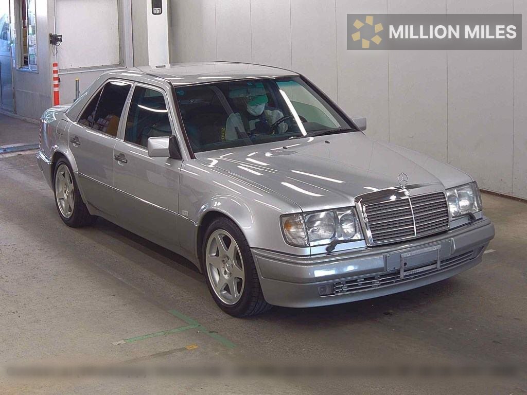 MERCEDES-BENZ E-CLASS - View 1