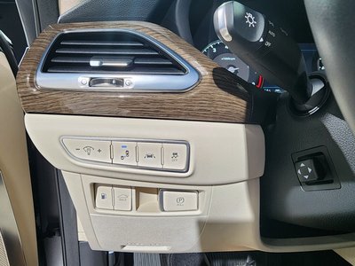 2021 Genesis G90 — миниатюра 17
