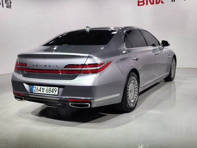 2021 Genesis G90 photo 7
