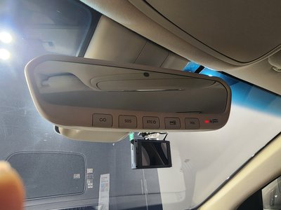 2021 Genesis G90 — миниатюра 19