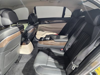 2021 Genesis G90 — миниатюра 13