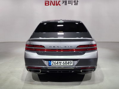 2021 Genesis G90 photo 6