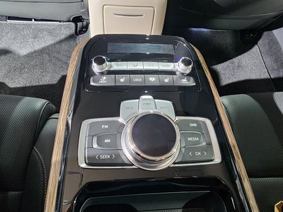 2021 Genesis G90 — миниатюра 15