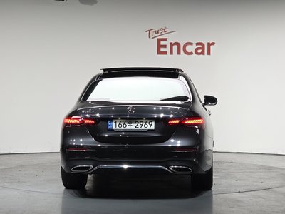 MERCEDES-BENZ E-CLASS - 4