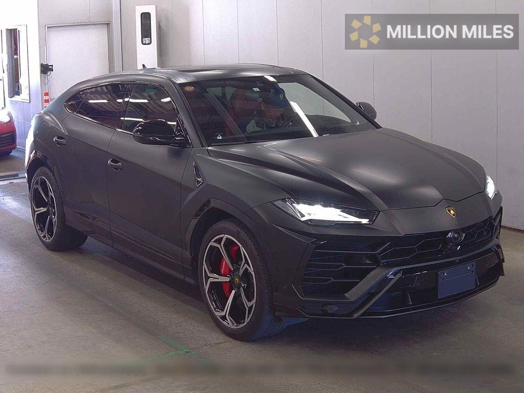 LAMBORGHINI URUS - View 1