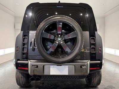 LAND ROVER DEFENDER - 8