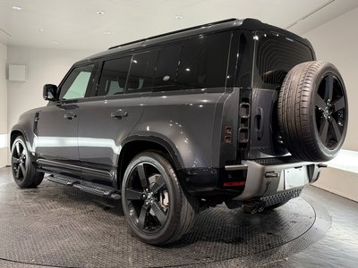 LAND ROVER DEFENDER - 9