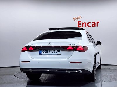 MERCEDES-BENZ E-CLASS - 3