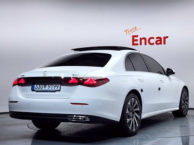 MERCEDES-BENZ E-CLASS - 4