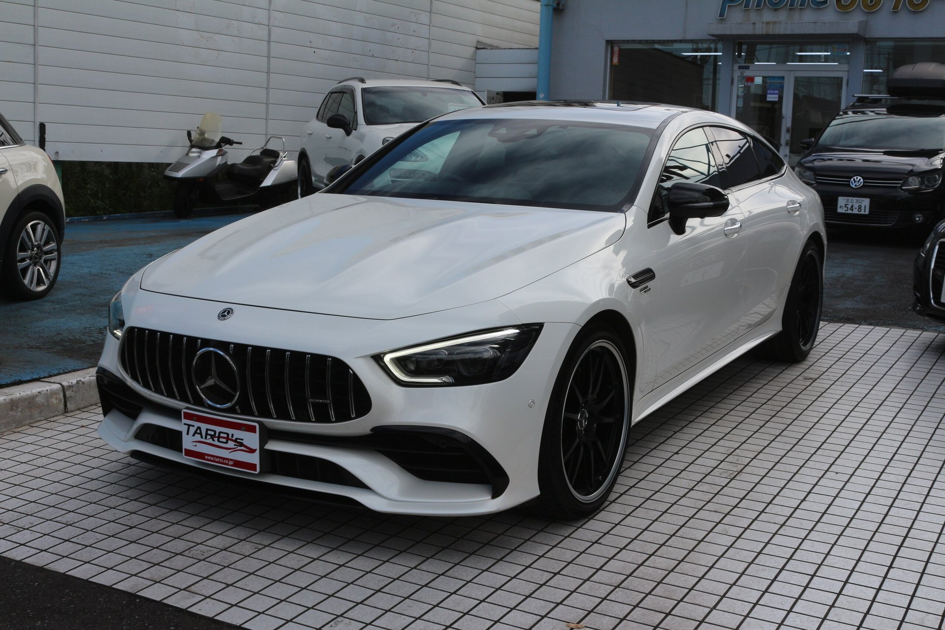 MERCEDES-BENZ GT 4-DOOR COUPE AMG - View 1