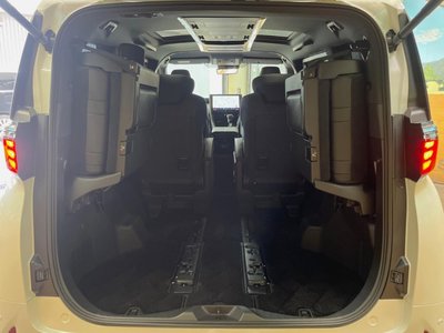 TOYOTA ALPHARD - 10