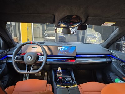 صورة 5 لـ 2025 BMW M5