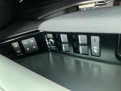 2024 LAND Rover RANGE ROVER VELAR — миниатюра 15